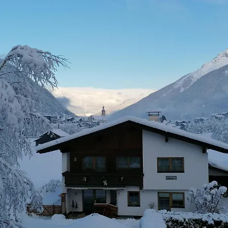 Pfeifer Апартаменти Нойштіфт-ім-Штубайталь